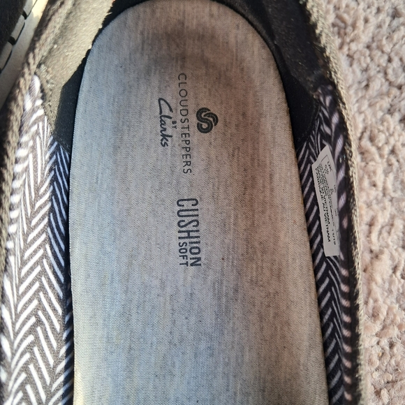 Clarks Cloudsteppers slip-on loafers Sneakers Womens 8M Black And White - Picture 2 of 7